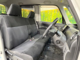 運転席シート廻りは使用感も少なく、良好な状態となっています。前オーナー様が丁寧に使っていたことがよくわかりますね。