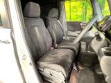 運転席シート廻りは使用感も少なく、良好な状態となっています。丁寧に使われていたことがよくわかりますね。