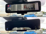 スマートルームミラーなので後席に人や大きな荷物があっても後方確認がしやすいです。