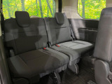 3列目シートはもちろん状態良好☆大人でもゆったりと座って頂けますので、大人数でのお出かけもラクラクです♪ご家族で、気の知れた仲間で、ドライブに行くのが楽しみですね♪