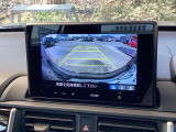 バックモニター付きで、車庫入れやバック時の後方確認をサポート。