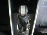 シフトレバー周辺