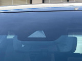 【トヨタセーフティセンス】走行中に前方の車両等を認識し、衝突しそうな時は警報とブレーキで衝突回避と被害軽減をアシスト。より安全にドライブをお楽しみいただけます。