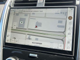 11.4インチ大型スクリーンではナビ画面以外のカメラ機能などもクリアに映し出してくれます。