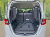 普段のお買い物や通勤、送迎等に十分な荷室スペースを確保しております。セカンドシートを倒すと、大きな荷物の積載も可能です♪