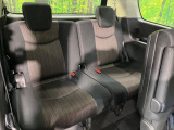 3列目シートはもちろん状態良好☆大人でもゆったりと座って頂けますので、大人数でのお出かけもラクラクです♪ご家族で、気の知れた仲間で、ドライブに行くのが楽しみですね♪
