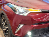【シーケンシャルターンランプ付きLEDヘッドライト】人気の『流れるウィンカー』付きのLEDヘッドライトを装備♪高級感はもちろん、点灯時は存在感たっぷりで他車からも認識されやすく安心です。