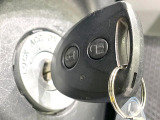 【キーレス】少し離れた場所からでもボタン一つでドアの開錠・施錠ができるのでとっても便利!ドアの鍵穴周りに傷をつけることもありません♪