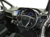 見通しのよいすっきりとした視界で、誰でも運転しやすいです。運転のしやすさは疲れにくさにも繋がりますよ♪