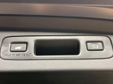 【パワーバックドア】スマートキーや運転席のボタンを押すだけでリアゲートが自動で開閉します!荷物を持っている時や、高い位置にあるバックドアを閉める際に便利な機能です♪