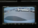 バックカメラ装備しております。駐車時に大変役に立ちますよ。駐車が苦手な方にも便利機能です。