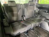 3列目シートはもちろん状態良好☆大人でもゆったりと座って頂けますので、大人数でのお出かけもラクラクです♪ご家族で、気の知れた仲間で、ドライブに行くのが楽しみですね♪
