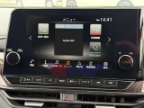 日産純正メモリーナビ。操作も簡単なタッチパネルです。