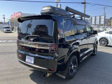 入庫時に走行チェックを行っており、納車前にはディーラーにて点検整備を実施した上で納車させていただきますのでご安心ください。