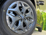 【純正17インチアルミホイール】外観にマッチした純正アルミホイールを装着しております。各種社外アルミホイールや、スタッドレスタイヤも取扱いしております。是非ご相談ください♪
