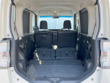 普段のお買い物や通勤、送迎等に十分な荷室スペースを確保しております。セカンドシートを倒すと、大きな荷物の積載も可能です♪