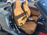 きれいな運転席シートです!