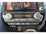 オートエアコンのお車ですので室内の温度をスムーズに調整してくれます♪