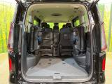 後席を格納すると、これだけの広さが!シーンに合わせたシートアレンジで、大きな荷物も積むことが出来ます♪