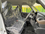 運転席シート廻りは使用感も少なく、良好な状態となっています。前オーナー様が丁寧に使っていたことがよくわかりますね。