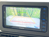 【バックカメラ】駐車時に後方がリアルタイム映像で確認できます。大型商業施設や立体駐車場での駐車時や、夜間のバック時に大活躍!運転スキルに関わらず、今や必須となった装備のひとつです!