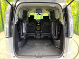 後席を格納すると、これだけの広さが!シーンに合わせたシートアレンジで、大きな荷物も積むことが出来ます♪