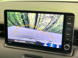 【バックカメラ】駐車時に後方がリアルタイム映像で確認できます。大型商業施設や立体駐車場での駐車時や、夜間のバック時に大活躍!運転スキルに関わらず、今や必須となった装備のひとつです!