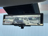 インテリジェントバックミラー☆後部座席に人や荷物がたくさん乗っていても大丈夫☆車外についたカメラの映像でいつでもクリアな視界!