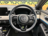 【純正革巻きステアリング】上質な革を使用することで、手にしっかり馴染みとても運転しやすいハンドルです♪