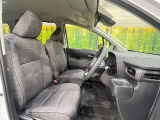 運転席シート廻りは使用感も少なく、良好な状態となっています。前オーナー様が丁寧に使っていたことがよくわかりますね。