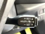 【レーダークルーズコントロール】高速道路での長距離走行が楽に!!自動で速度を保つクルーズコントロールが、衝突軽減システムと連携し、前方の車両を感知して車間を保つように速度調節してくれます!!