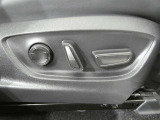 運転席電動シートは、シートポジションを細かく調整できるので長時間の運転もリラックスできますね。