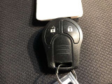 少し離れた場所からでもボタン一つでドアの開錠・施錠ができるのでとっても便利!ドアの鍵穴周りに傷をつけることもありません♪