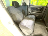 後部座席も気になるようなキズ・汚れやへたり等、大きなダメージはなく、良好な状態です。