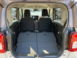【荷室】後席を両側倒すとこんなに広いラゲッジスペースに早変わり☆