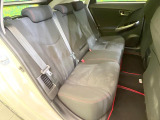 後部座席も気になるようなキズ・汚れやへたり等、大きなダメージはなく、良好な状態です。