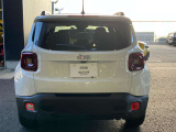 後ろから見ても存在感のあるお車です。