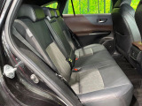 後部座席も気になるようなキズ・汚れやへたり等、大きなダメージはなく、良好な状態です。