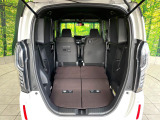 後席を格納すると、これだけの広さが!シーンに合わせたシートアレンジで、大きな荷物も積むことが出来ます♪