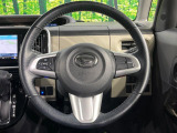 インテリアに合わせたデザインのステアリングは、運転される方のことも考え、運転しやすい形状、大きさです。是非一度、実際に触ってお確かめください。