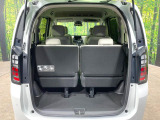 普段のお買い物や通勤、送迎等に十分な荷室スペースを確保しております。セカンドシートを倒すと、大きな荷物の積載も可能です♪