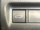 【パワーバックドア】スマートキーや運転席のボタンを押すだけでリアゲートが自動で開閉します!荷物を持っている時や、高い位置にあるバックドアを閉める際に便利な機能です♪
