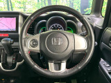 【純正革巻きステアリング】上質な革を使用することで、手にしっかり馴染みとても運転しやすいハンドルです♪