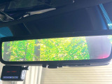 【デジタルインナーミラー】後席の大きな荷物や同乗者で後方が確認しづらい時でも安心!カメラが撮影した車両後方の映像をルームミラー内に表示。クリアな視界で状況の確認が可能です!
