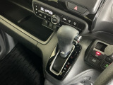 発進時から滑らかに加速する無段階変速のCVTはストップ&ゴーの多い街の中も快適です