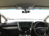 見通しのよいすっきりとした視界で、誰でも運転しやすいです。運転のしやすさは疲れにくさにも繋がりますよ♪