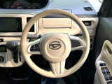 インテリアに合わせたデザインのステアリングは、運転される方のことも考え、運転しやすい形状、大きさです。是非一度、実際に触ってお確かめください。