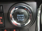 エンジンスタートはブレーキを踏んでスタートボタンを押すだけ。