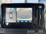 【全方位カメラ】フロントグリル、ドアミラー、バックドアにカメラが付いていて、駐車の時にナビ画面で自車位置を確認出来ますよ!車は今どの位置?障害物はないかな?など確認ができて安心です♪