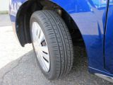 タイヤサイズは165/55R15 装着♪2023年製ヨコハマタイヤ残り溝は8分山ていどございます。